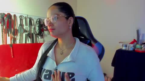 scarlet taylor kennedy online show from February 4, 9:07 pm