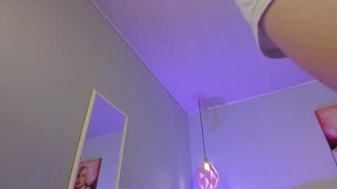 Scarlet  online show from December 18, 6:51 am