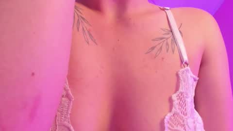 Scarlet  online show from October 23, 10:49 pm