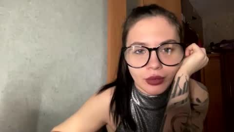 scarletpetal online show from January 26, 10:34 am