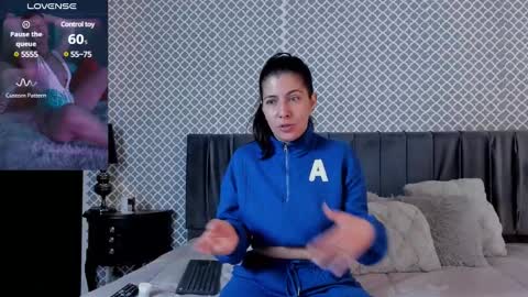 Scarlett online show from December 12, 1:49 pm