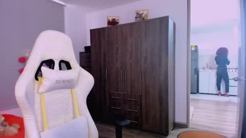 Scarlett online show from February 9, 9:17 pm