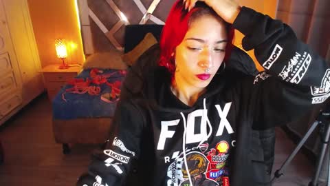 Snapshot of scarllett_bdsm chatting on December 27, 5:31 am Scarllett online show from December 27, 5:31 am