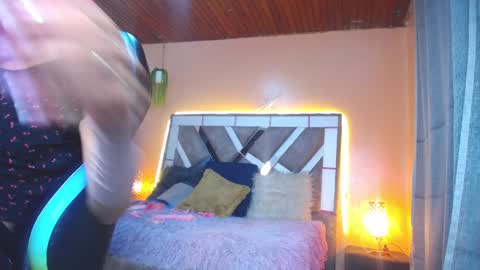 Snapshot of scarllett_bdsm chatting on December 19, 4:34 am Scarllett online show from December 19, 4:34 am
