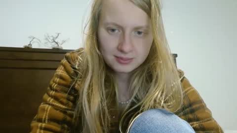 Snapshot of scartit chatting on February 8, 2:36 am ScarTit Bernhard online show from February 8, 2:36 am