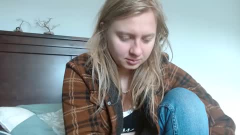 Snapshot of scartit chatting on February 7, 4:35 pm ScarTit Bernhard online show from February 7, 4:35 pm