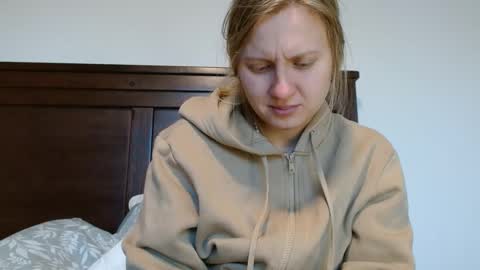Snapshot of scartit chatting on March 8, 1:37 am ScarTit Bernhard online show from March 8, 1:37 am