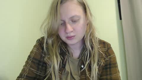 Snapshot of scartit chatting on September 11, 4:35 am ScarTit Bernhard online show from September 11, 4:35 am