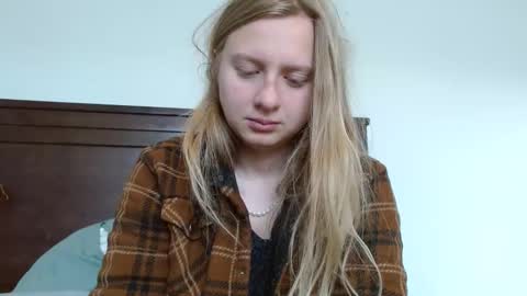 Snapshot of scartit chatting on March 5, 4:46 pm ScarTit Bernhard online show from March 5, 4:46 pm