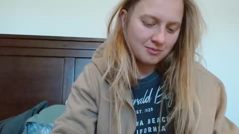 Snapshot of scartit chatting on March 10, 7:18 pm ScarTit Bernhard online show from March 10, 7:18 pm