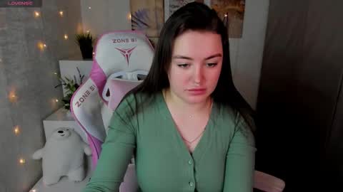 Snapshot of secret_goddes chatting on October 13, 3:42 am Catrin Mo Tu We Th Fr 5 GMT 3am-9am online show from October 13, 3:42 am