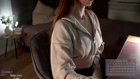 Eliz online show from December 3, 4:53 pm