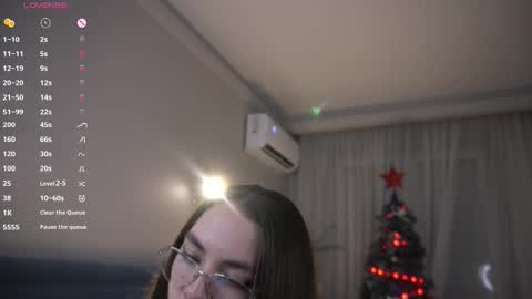 Mia online show from January 10, 4:11 pm