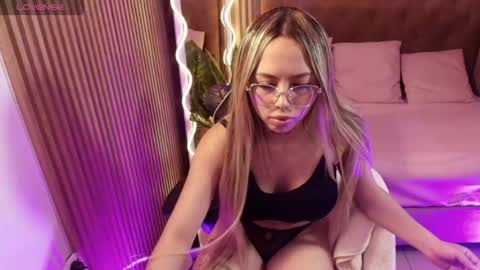 selene  online show from May 20, 3:20 pm