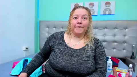 Selena online show from February 20, 2:40 am