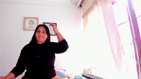 Karen online show from November 24, 2:30 pm