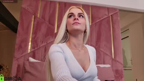 Selena online show from March 30, 5:18 am