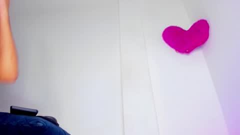 Snapshot of selene_18_ chatting on September 24, 1:15 am selene_18_ online show from September 24, 1:15 am