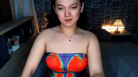 Snapshot of selenesantiago chatting on January 25, 1:32 am joan online show from January 25, 1:32 am