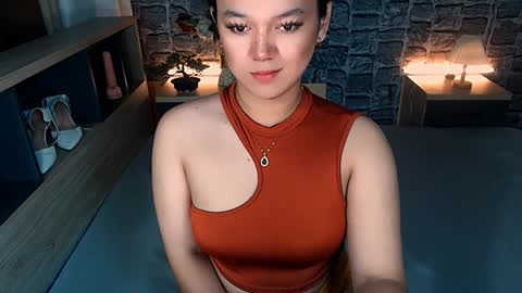 Snapshot of selenesantiago chatting on January 10, 10:06 am joan online show from January 10, 10:06 am