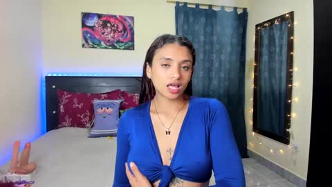 Snapshot of selenestark chatting on February 7, 11:55 pm Sele online show from February 7, 11:55 pm