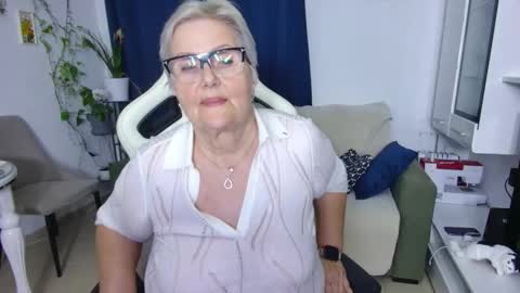 Selenna online show from April 15, 7:58 pm