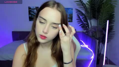 Emily  online show from September 28, 8:52 am