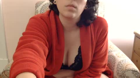 Snapshot of sensual_bohemian chatting on January 5, 3:43 am sensual_bohemian online show from January 5, 3:43 am