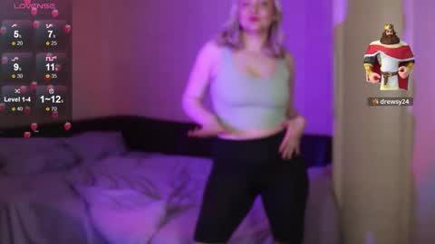 Ilona online show from November 5, 8:25 pm