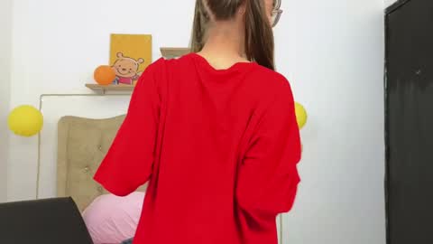 Snapshot of serafina_ chatting on January 15, 12:25 pm serafina_ online show from January 15, 12:25 pm