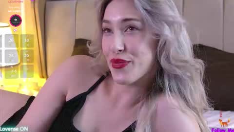 Snapshot of serena_bennet chatting on September 25, 10:58 am Serena online show from September 25, 10:58 am