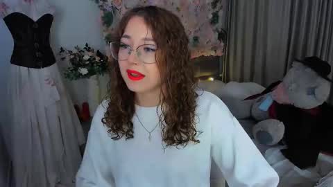 Ophelia online show from November 1, 7:07 pm