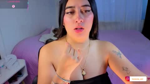 Serenna Cruz online show from December 1, 10:34 pm