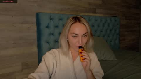 Melissa online show from October 26, 9:54 pm