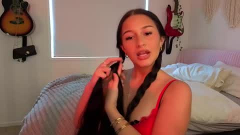 Sienna A online show from February 16, 11:37 pm