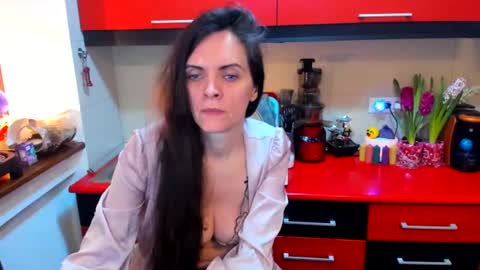 sexqueen1111 online show from February 22, 2:39 am