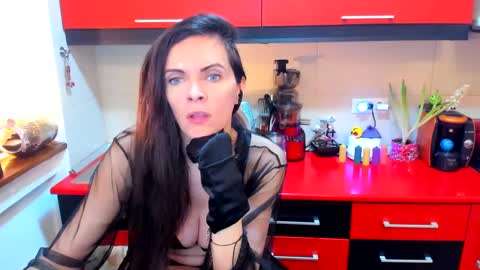 sexqueen1111 online show from February 16, 3:05 pm