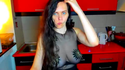 sexqueen1111 online show from December 17, 10:36 pm