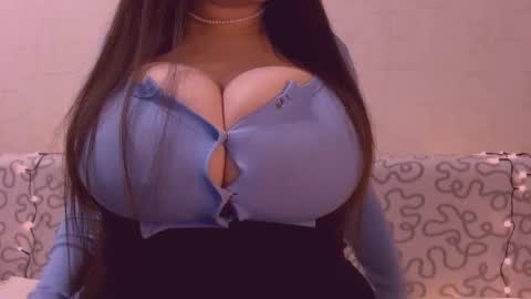 Julia online show from November 9, 3:08 pm