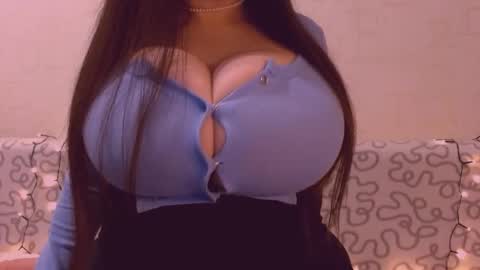 Julia online show from November 7, 3:06 pm