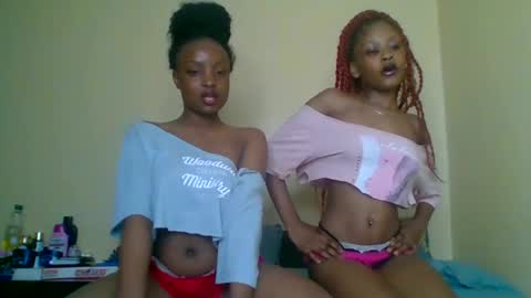 sexxy_daisyy online show from October 23, 8:42 am