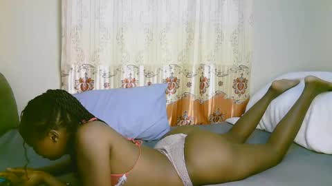 Snapshot of sexy_ariana_2 chatting on February 28, 8:31 am Ariana online show from February 28, 8:31 am