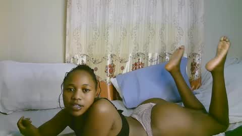 Snapshot of sexy_ariana_2 chatting on February 25, 5:40 pm Ariana online show from February 25, 5:40 pm