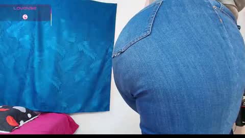 karla           instagram  online show from December 16, 3:51 pm