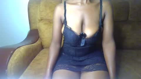 Ellahh online show from June 3, 2:01 am