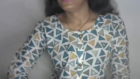 Snapshot of sexy_elna chatting on September 22, 6:45 am Elnaa online show from September 22, 6:45 am