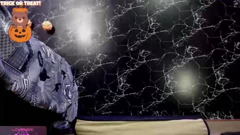 Snapshot of sexy_impact chatting on October 31, 6:01 pm    online show from October 31, 6:01 pm