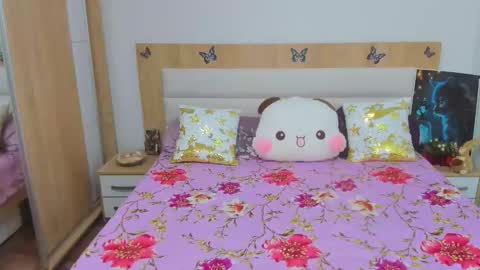 Lily online show from April 19, 3:50 am