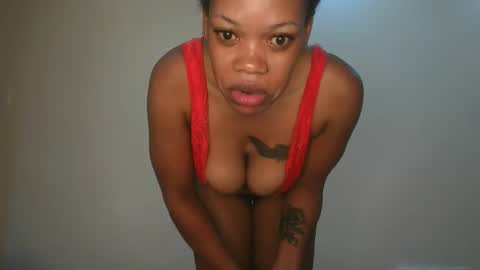 sexy_lyna online show from June 2, 2:12 am