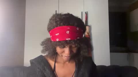 sexyasszeeee online show from April 15, 7:58 pm